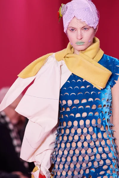 Look 2